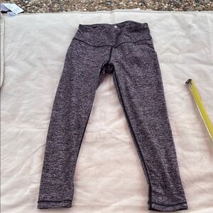 YOGA.  Snug Pink Leggings with Stretchy Fabric and Elastic Waistband